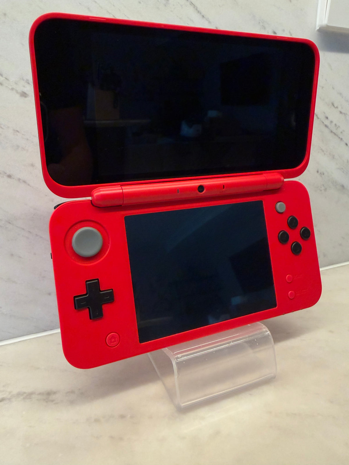 New Nintendo 2ds LL Poke Ball edition