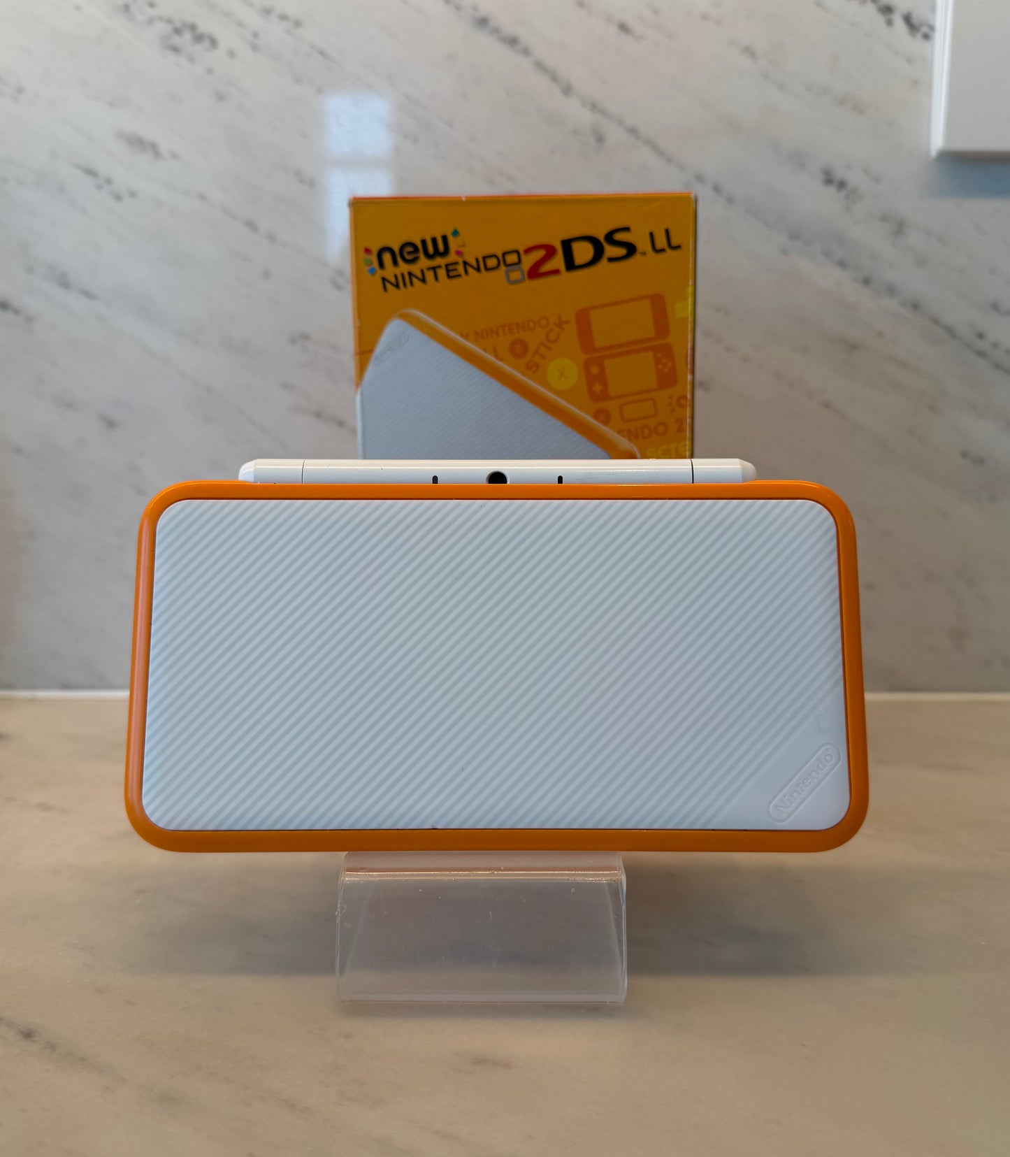 New Nintendo 2ds LL JP (FULLY IN ENGLISH) modded in box